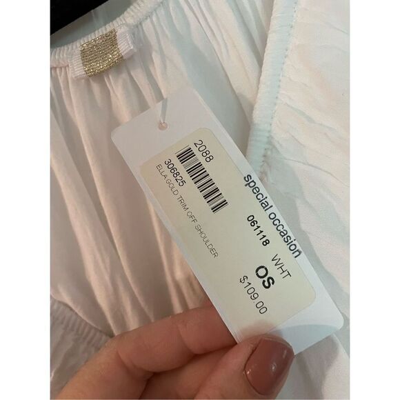 Ella gold trim nwt crochet lace neckline top one size - Picture 4 of 10